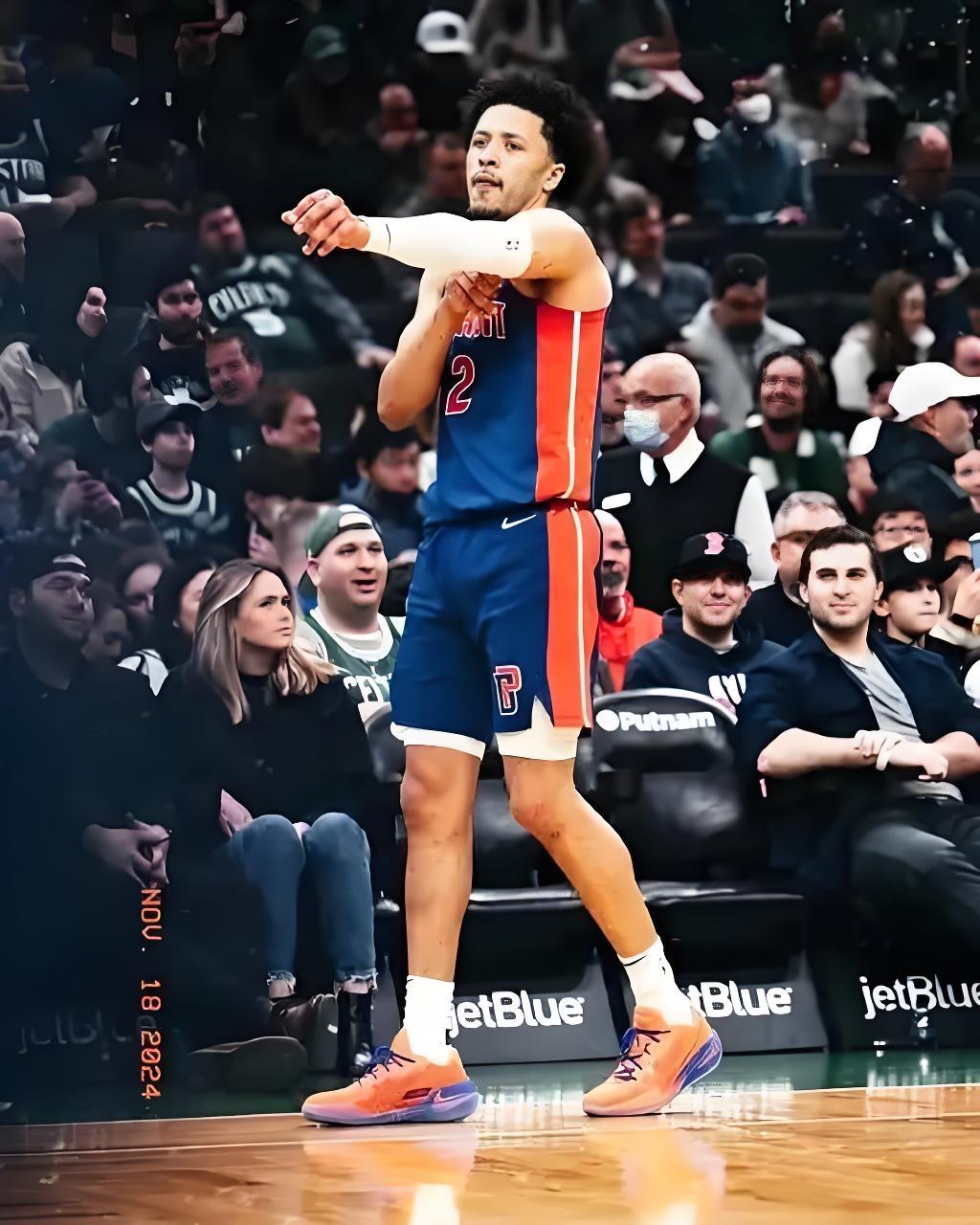 巴西男篮力克灰熊,贝弗利高光表现 巴西男篮力克灰熊,贝弗利高光表现