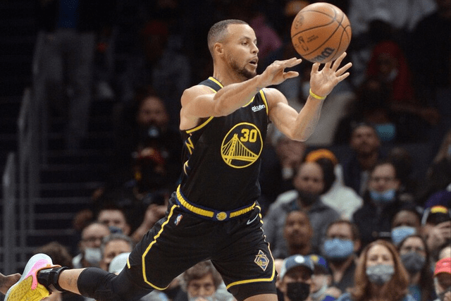 包含奇才绝杀公牛，萨姆·米切尔关键制胜的词条