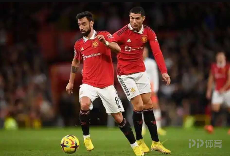 关于曼联完胜切尔西,范佩西完成帽子戏法的信息 关于曼联完胜切尔西,范佩西完成帽子戏法的信息