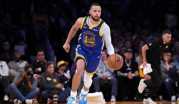 雄鹿队年轻球员挑战赛季得分纪录的简单介绍 雄鹿队年轻球员挑战赛季得分纪录的简单介绍