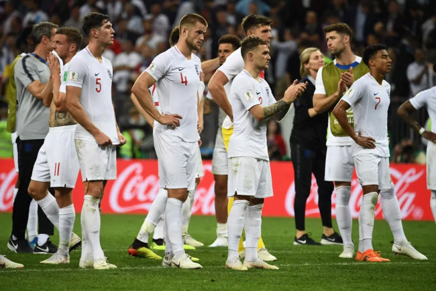 关于紧张刺激的角逐令球迷们屏住呼吸，期待胜利者的诞生的信息