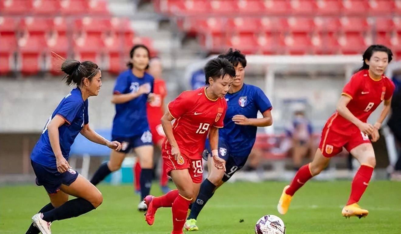 中国女足备战奥运资格赛，集训气氛浓厚的简单介绍