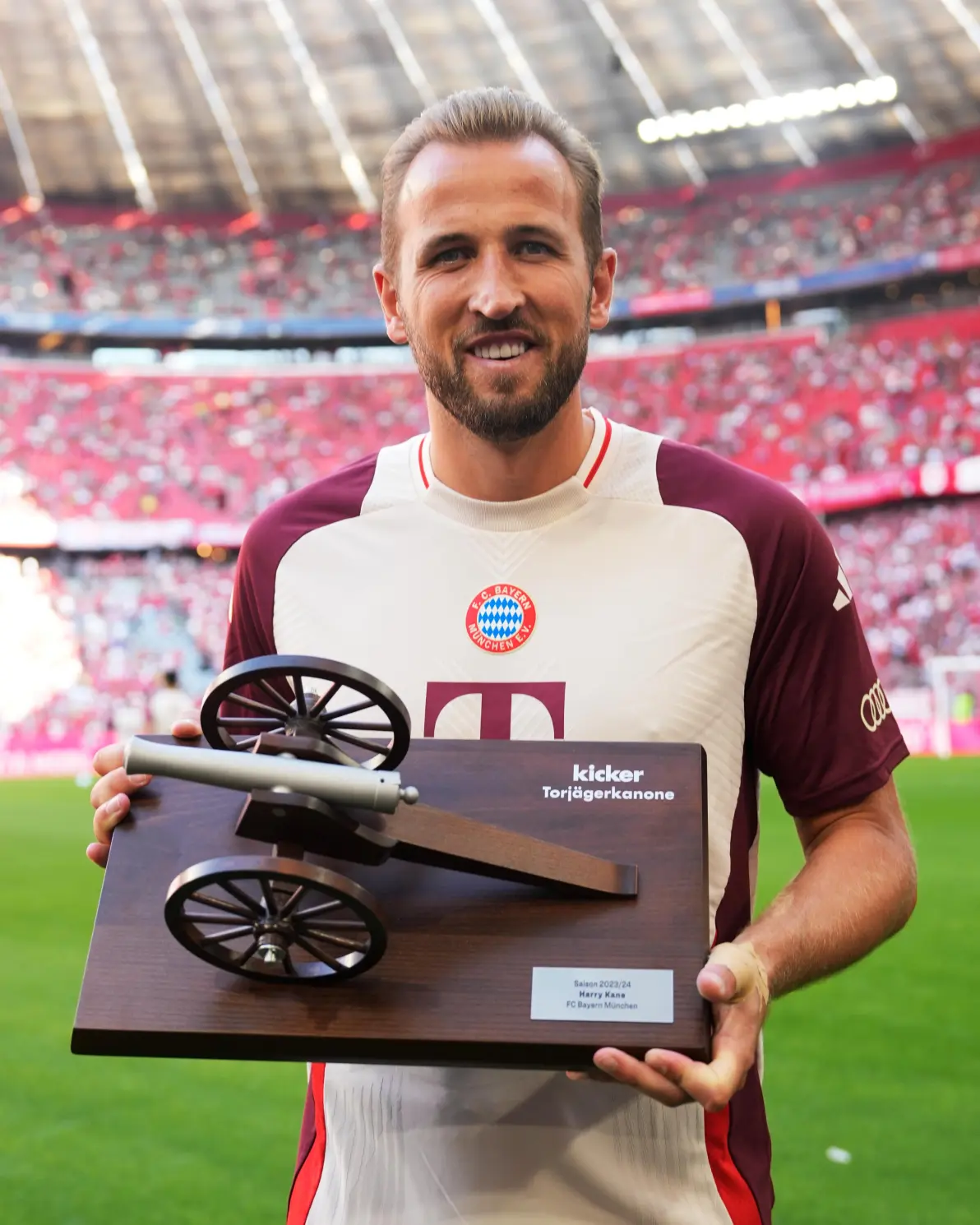 关于弗赖堡连续多轮不败，战胜强敌取得胜利的信息