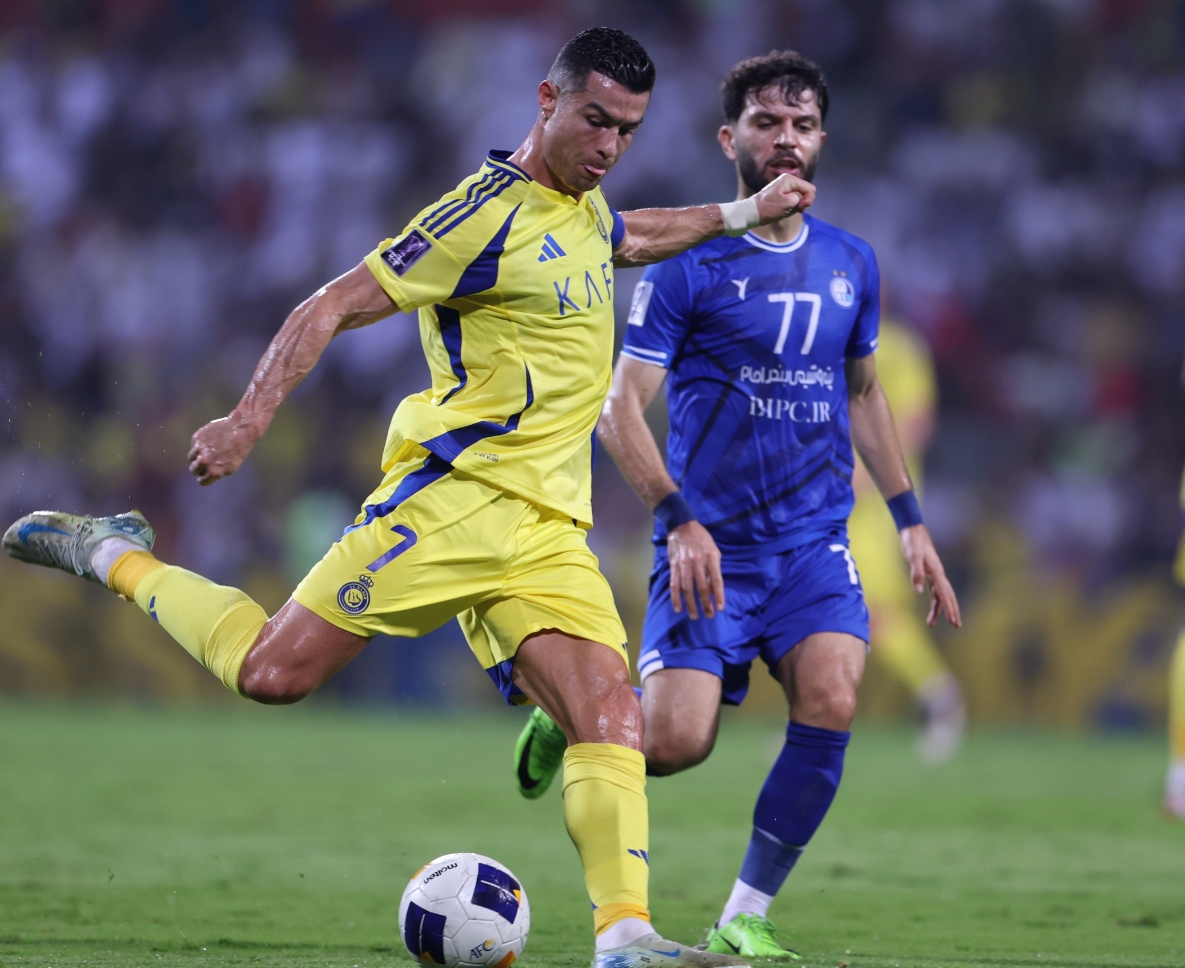 包含守门员关键扑出点球，助球队保持不败的词条