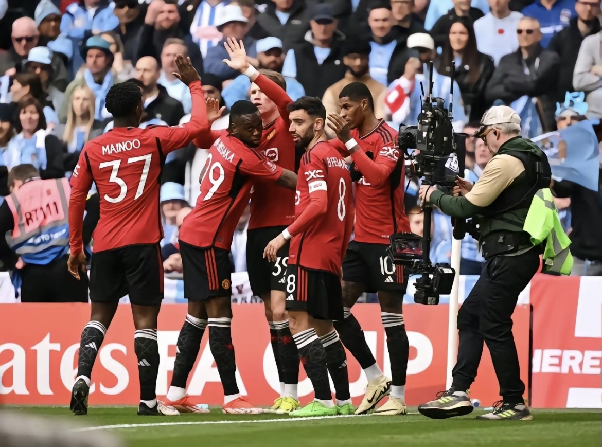 曼联中场核心连续多场比赛表现出彩的简单介绍